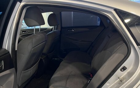 Hyundai Sonata VI, 2010 год, 885 000 рублей, 24 фотография