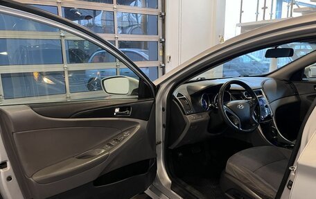 Hyundai Sonata VI, 2010 год, 885 000 рублей, 21 фотография