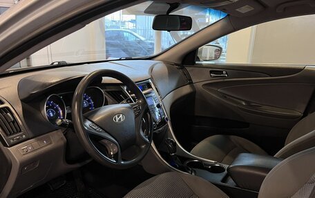 Hyundai Sonata VI, 2010 год, 885 000 рублей, 23 фотография