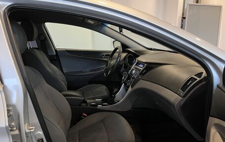 Hyundai Sonata VI, 2010 год, 885 000 рублей, 29 фотография