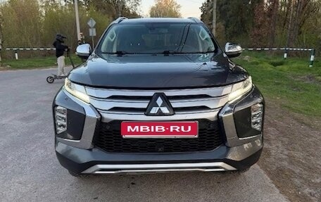 Mitsubishi Pajero Sport III рестайлинг, 2022 год, 2 975 000 рублей, 1 фотография