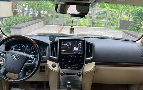 Toyota Land Cruiser 200, 2016 год, 4 900 000 рублей, 7 фотография