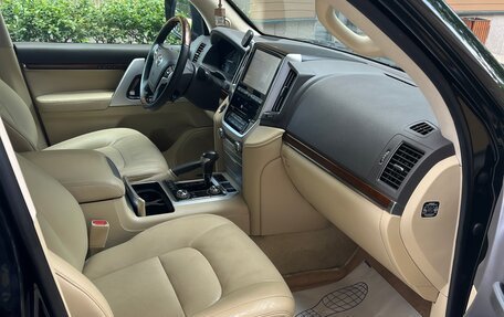 Toyota Land Cruiser 200, 2016 год, 4 900 000 рублей, 9 фотография