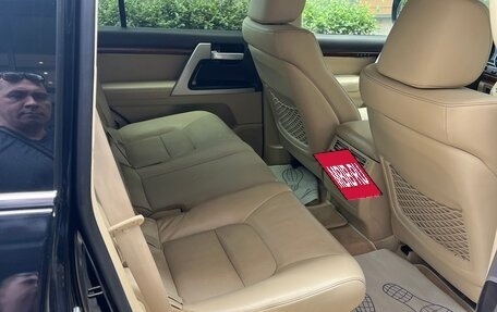 Toyota Land Cruiser 200, 2016 год, 4 900 000 рублей, 8 фотография