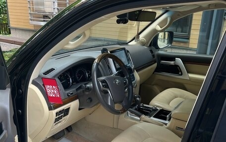 Toyota Land Cruiser 200, 2016 год, 4 900 000 рублей, 5 фотография
