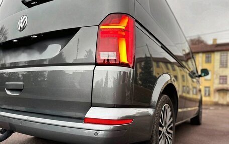 Volkswagen Caravelle T6 рестайлинг, 2022 год, 3 500 000 рублей, 6 фотография