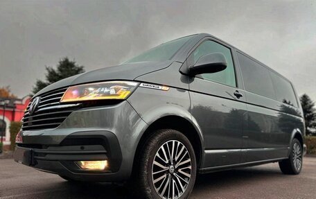 Volkswagen Caravelle T6 рестайлинг, 2022 год, 3 500 000 рублей, 15 фотография
