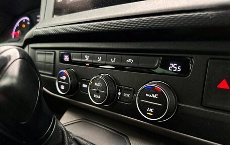 Volkswagen Caravelle T6 рестайлинг, 2022 год, 3 500 000 рублей, 22 фотография