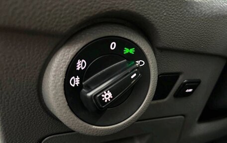 Volkswagen Caravelle T6 рестайлинг, 2022 год, 3 500 000 рублей, 32 фотография