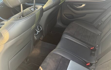 Mercedes-Benz E-Класс, 2021 год, 5 000 000 рублей, 5 фотография