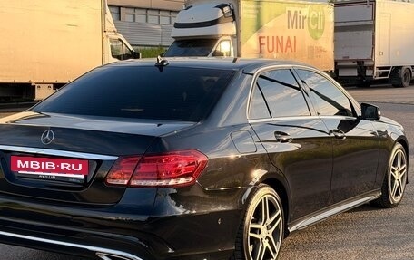 Mercedes-Benz E-Класс, 2015 год, 2 600 000 рублей, 3 фотография