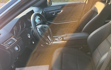 Mercedes-Benz E-Класс, 2015 год, 2 600 000 рублей, 23 фотография
