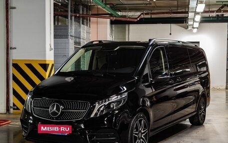 Mercedes-Benz V-Класс, 2023 год, 23 000 000 рублей, 5 фотография