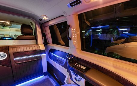 Mercedes-Benz V-Класс, 2023 год, 23 000 000 рублей, 17 фотография