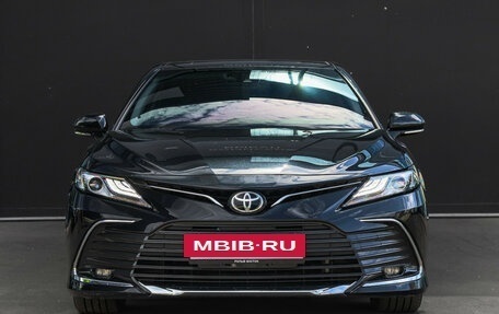 Toyota Camry, 2023 год, 3 670 000 рублей, 2 фотография
