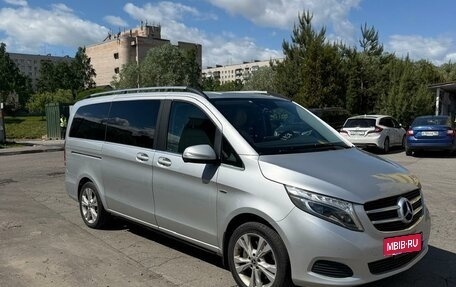 Mercedes-Benz V-Класс, 2015 год, 3 000 000 рублей, 2 фотография