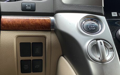 Toyota Land Cruiser 200, 2012 год, 3 199 000 рублей, 18 фотография