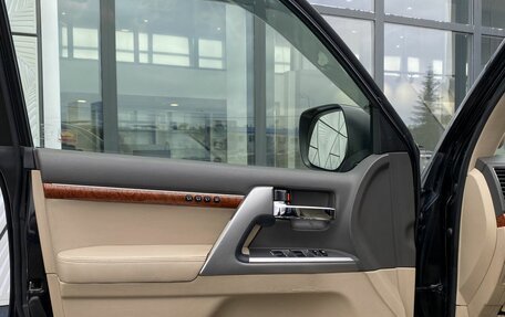 Toyota Land Cruiser 200, 2012 год, 3 199 000 рублей, 20 фотография
