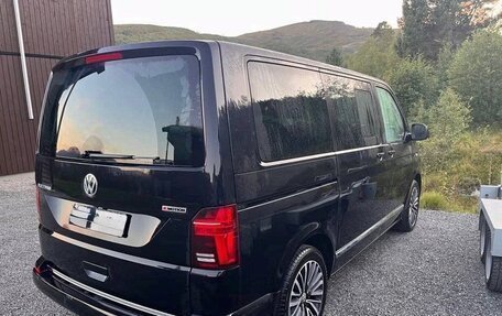 Volkswagen Multivan T6 рестайлинг, 2023 год, 4 560 000 рублей, 3 фотография