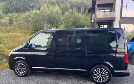 Volkswagen Multivan T6 рестайлинг, 2023 год, 4 560 000 рублей, 4 фотография