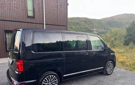 Volkswagen Multivan T6 рестайлинг, 2023 год, 4 560 000 рублей, 7 фотография