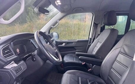 Volkswagen Multivan T6 рестайлинг, 2023 год, 4 560 000 рублей, 12 фотография