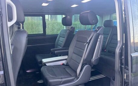 Volkswagen Multivan T6 рестайлинг, 2023 год, 4 560 000 рублей, 18 фотография