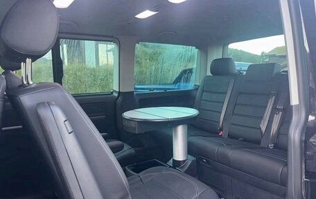 Volkswagen Multivan T6 рестайлинг, 2023 год, 4 560 000 рублей, 15 фотография