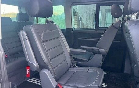 Volkswagen Multivan T6 рестайлинг, 2023 год, 4 560 000 рублей, 17 фотография