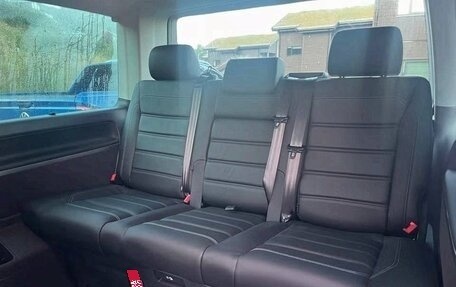 Volkswagen Multivan T6 рестайлинг, 2023 год, 4 560 000 рублей, 34 фотография