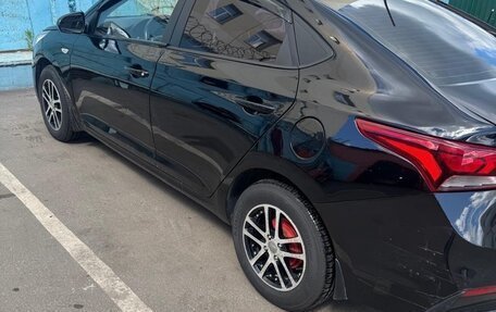 Hyundai Solaris II рестайлинг, 2017 год, 900 000 рублей, 4 фотография