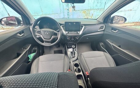 Hyundai Solaris II рестайлинг, 2017 год, 900 000 рублей, 11 фотография