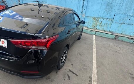 Hyundai Solaris II рестайлинг, 2017 год, 900 000 рублей, 6 фотография
