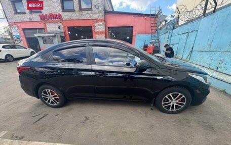 Hyundai Solaris II рестайлинг, 2017 год, 900 000 рублей, 3 фотография