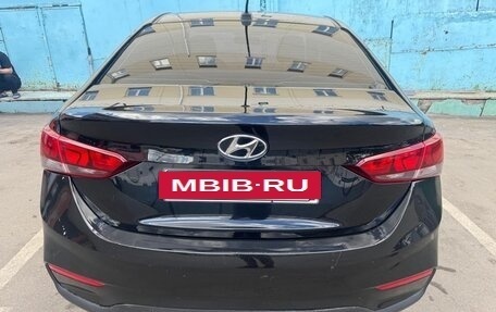 Hyundai Solaris II рестайлинг, 2017 год, 900 000 рублей, 7 фотография
