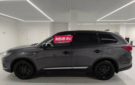 Mitsubishi Outlander III рестайлинг 3, 2020 год, 2 400 000 рублей, 8 фотография