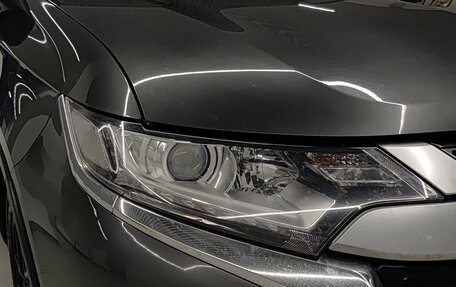 Mitsubishi Outlander III рестайлинг 3, 2020 год, 2 400 000 рублей, 17 фотография