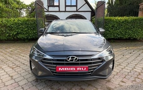 Hyundai Elantra VI рестайлинг, 2019 год, 2 000 000 рублей, 1 фотография