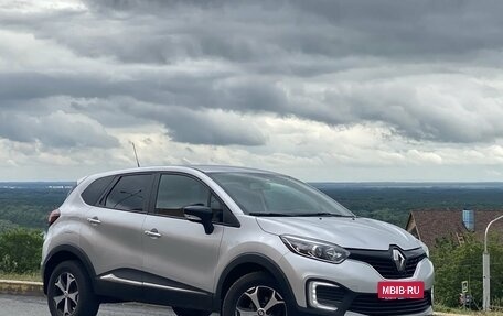 Renault Kaptur I рестайлинг, 2020 год, 1 625 000 рублей, 1 фотография