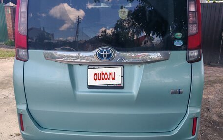 Toyota Noah III, 2014 год, 1 650 000 рублей, 2 фотография