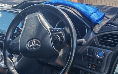 Toyota Noah III, 2014 год, 1 650 000 рублей, 5 фотография