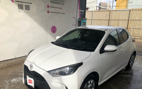 Toyota Yaris, 2021 год, 1 199 000 рублей, 4 фотография