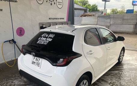 Toyota Yaris, 2021 год, 1 199 000 рублей, 7 фотография