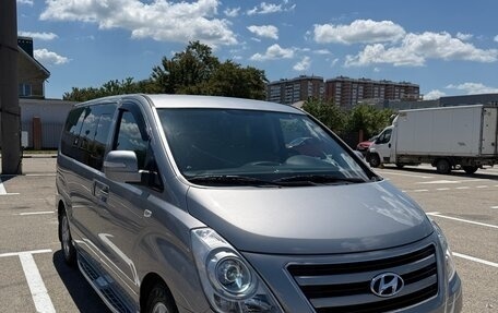 Hyundai Grand Starex Grand Starex I рестайлинг 2, 2016 год, 2 620 000 рублей, 6 фотография