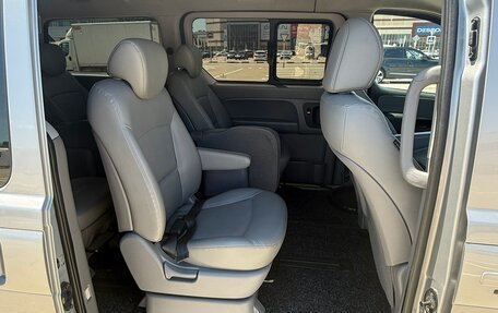 Hyundai Grand Starex Grand Starex I рестайлинг 2, 2016 год, 2 620 000 рублей, 15 фотография