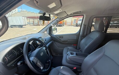 Hyundai Grand Starex Grand Starex I рестайлинг 2, 2016 год, 2 620 000 рублей, 14 фотография