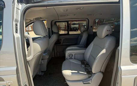 Hyundai Grand Starex Grand Starex I рестайлинг 2, 2016 год, 2 620 000 рублей, 17 фотография