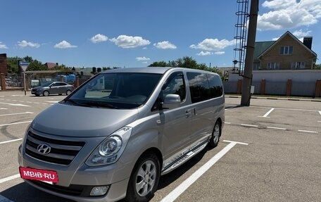 Hyundai Grand Starex Grand Starex I рестайлинг 2, 2016 год, 2 620 000 рублей, 3 фотография