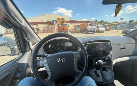 Hyundai Grand Starex Grand Starex I рестайлинг 2, 2016 год, 2 620 000 рублей, 25 фотография
