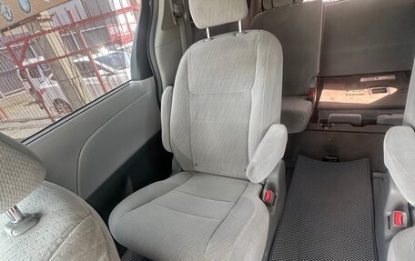 Toyota Sienna III, 2017 год, 3 250 000 рублей, 17 фотография